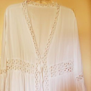 NWOT Crochet Trim Kimono Maxi Coverup Beach Wrap